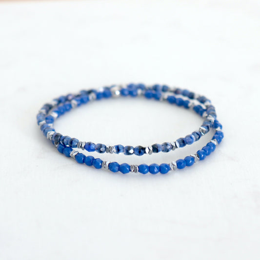 Cadeaux pour elle, set de deux bracelets perles bleues sur élastique