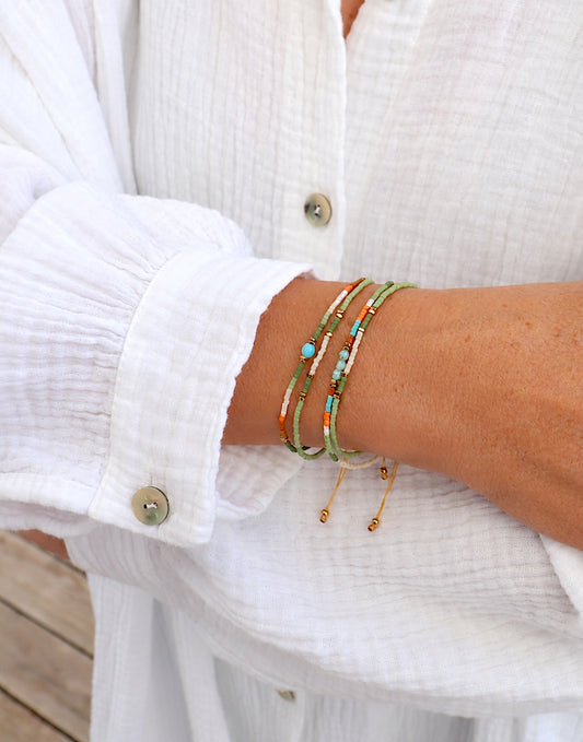 Bracelet fin femme perles colorées deux rangs sur cordon ajustable