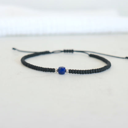 Bracelet homme lapis lazuli et perles noires sur cordon