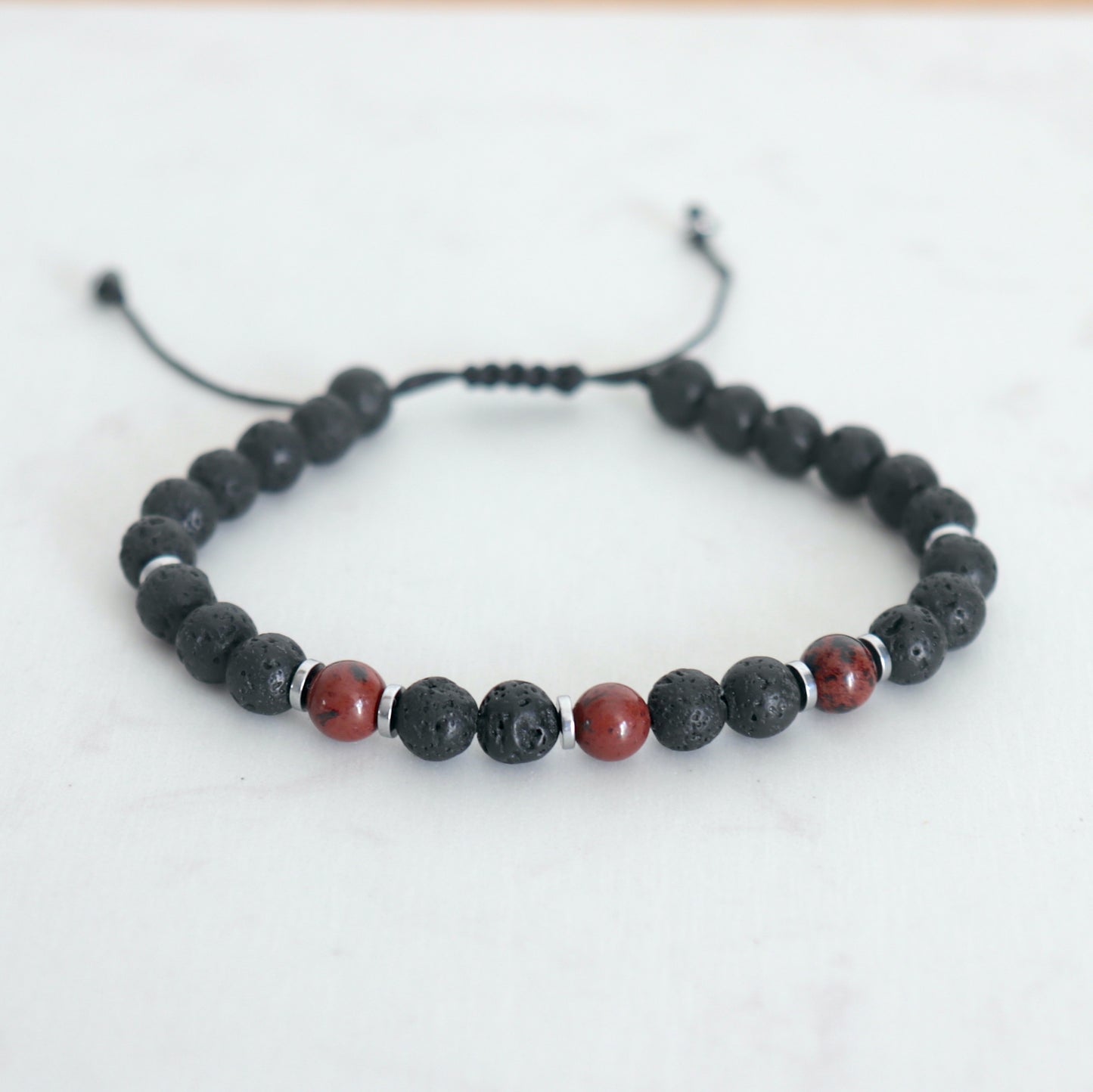 Bracelet homme perles obsidienne et pierres de lave sur cordon, bracelet tendance réglable