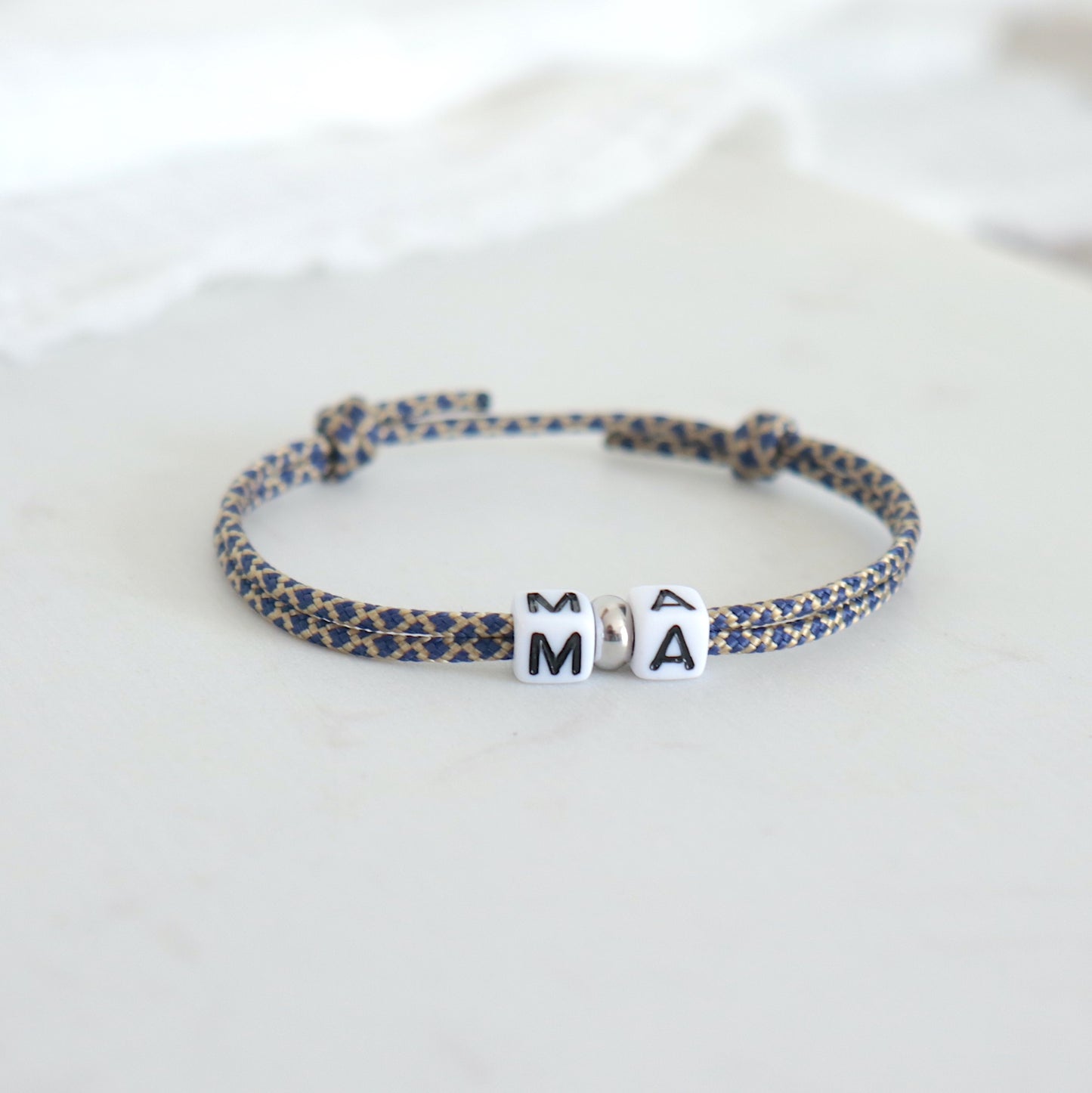 Bracelet deux lettres personnalisables sur cordon couleur au choix,cadeaux pour elle