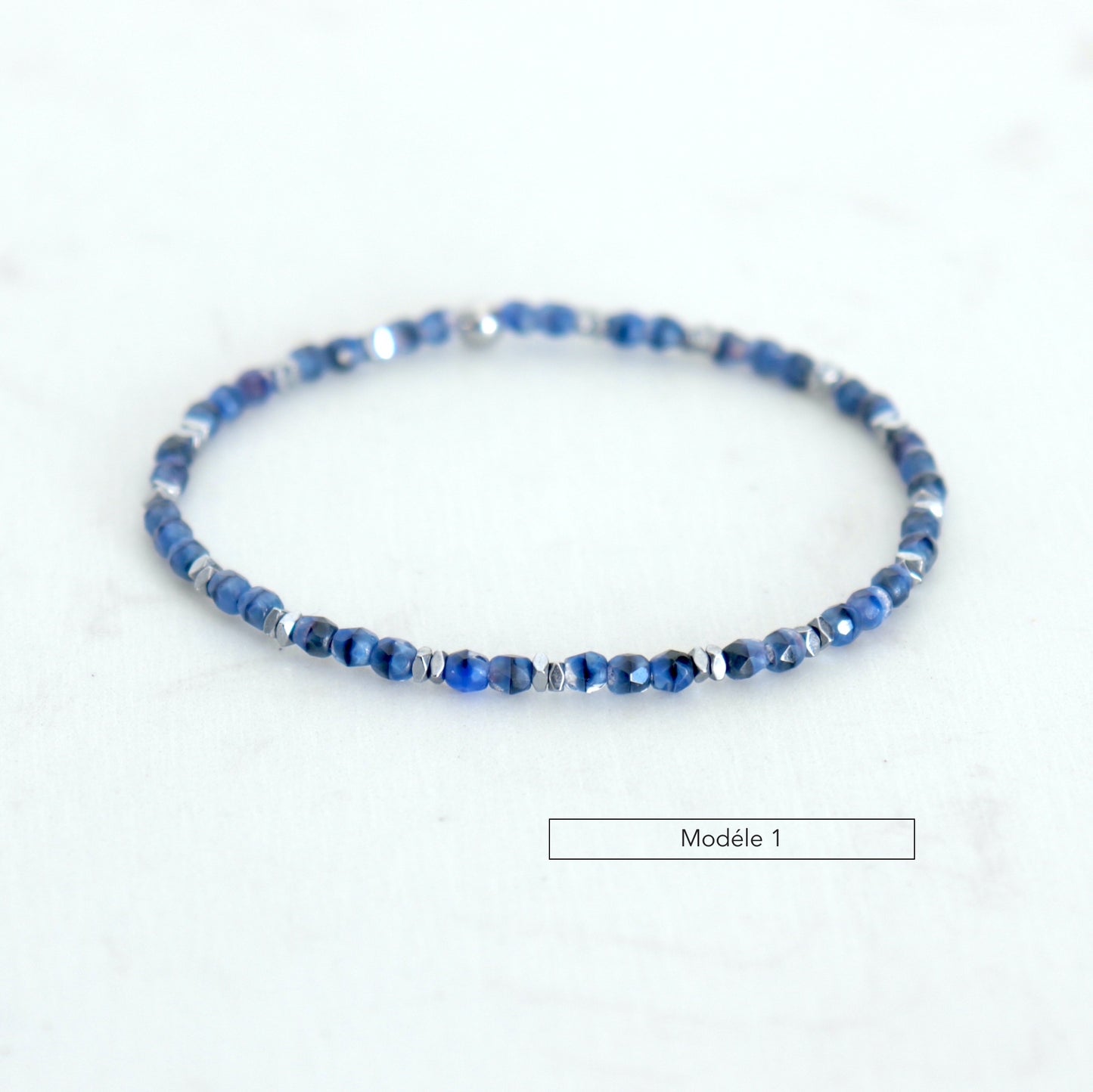 Bracelet femme perles bleues et hématites sur élastique,bracelet en cristal de bohême 2 modéles