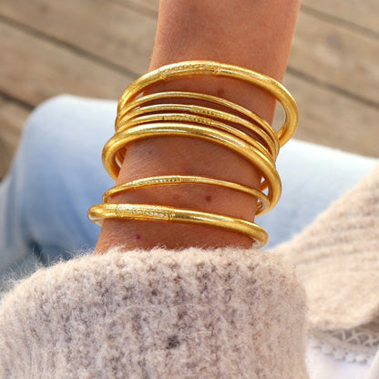 Bracelet jonc doré bouddhiste avec mantras femme, bracelet épais vendu à l'unité