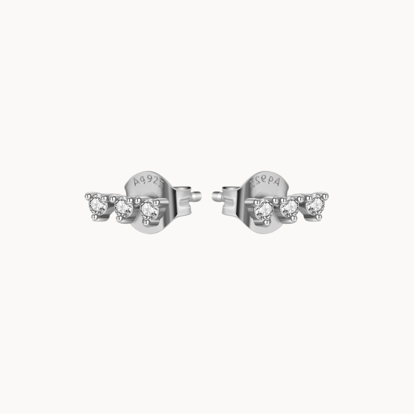 Petites puces d'oreilles trois zircons, mini clous d'oreilles femme argent ou doré