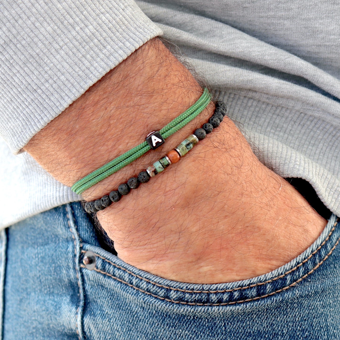 Cadeaux pour lui personnalisable,set de deux bracelets homme perles et cordon initiale à choisi